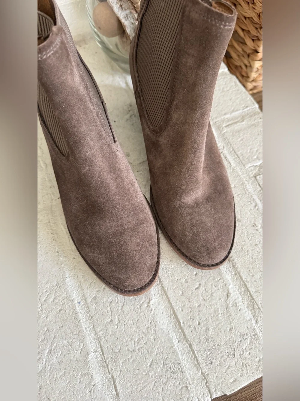 UGG Women’s Brown Suede Chelsea Ankle Boots Block Heel Pull On Size US 7.5 EU 38